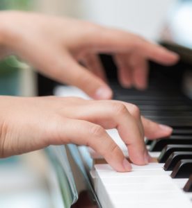 Besser Klavier spielen Melodie binden nicht abgehackt spielen